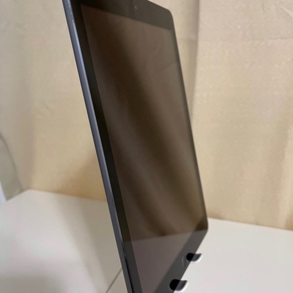 iPad Air 1st Gen wifi 32 GB Silver - Picture 4 of 6